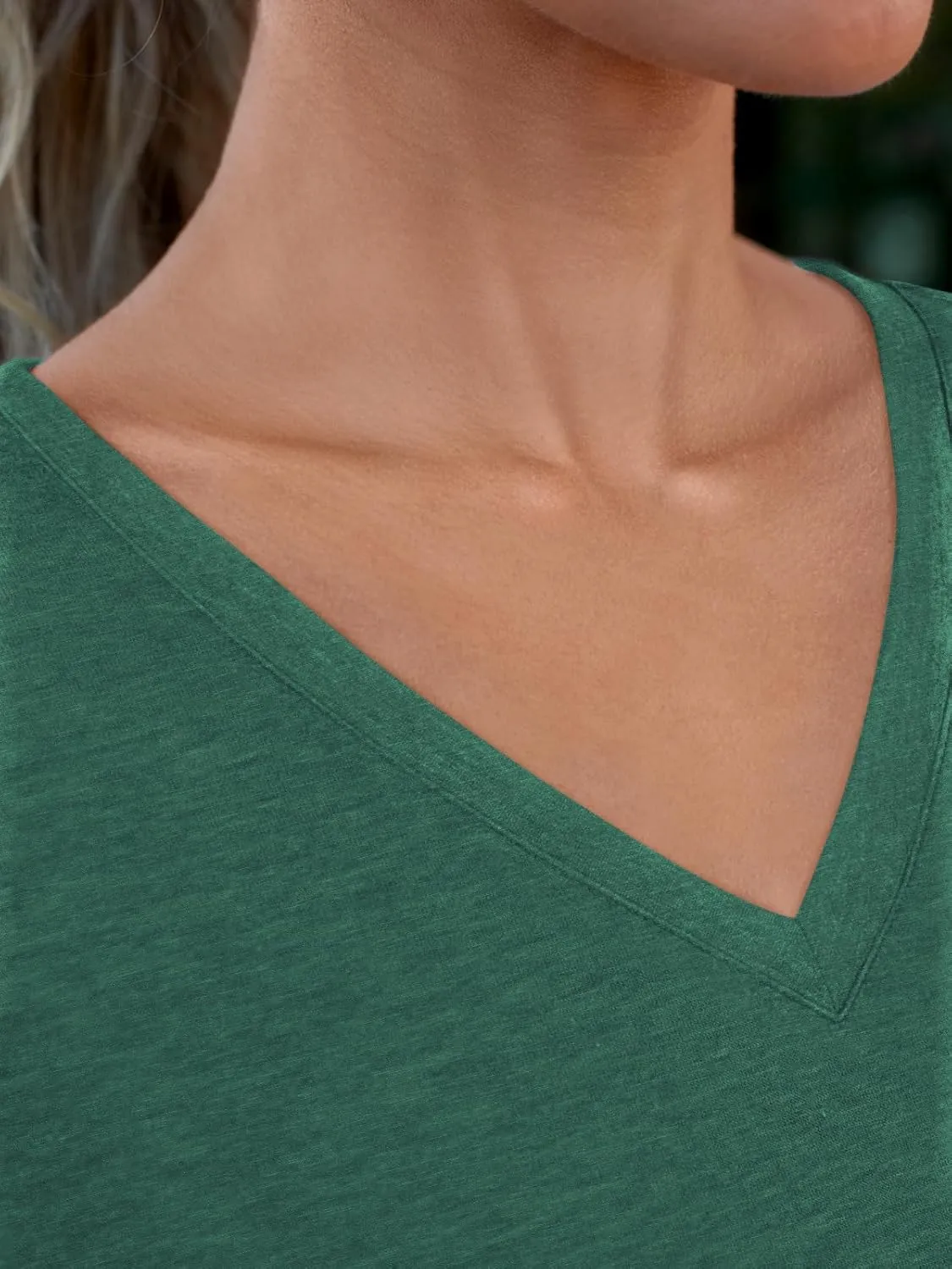 AUTOMET T-Shirts Short Sleeve V Neck Tees Tops for Women Fashion Trendy Lightweight Soft Casual Summer Outfits Clothes 2025